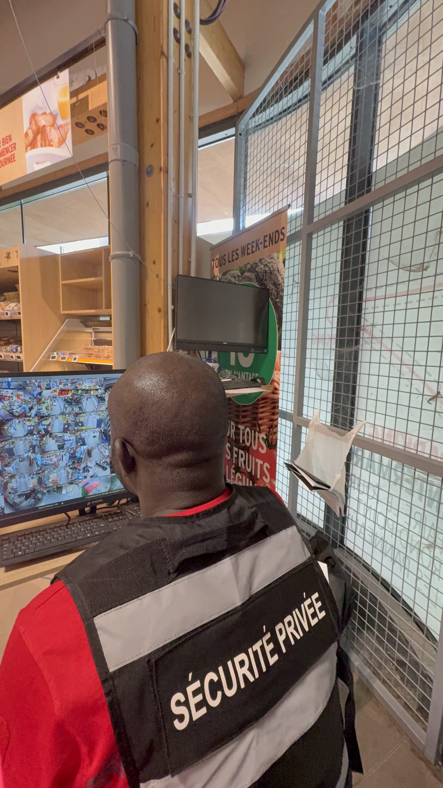 IMG 5072 scaled Articles de BLOG 01 Déc Les Avantages d’Engager une Société de Sécurité Privée pour Votre Entreprise Continue reading